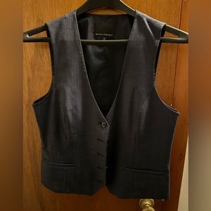 Banana republic vest size 12.